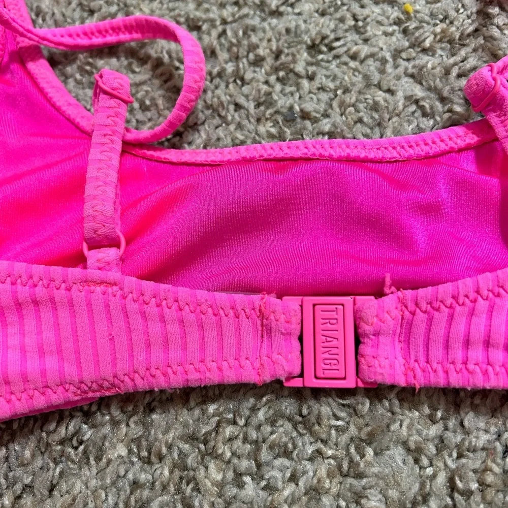 triangl swimwear Hot Pink Ribbed Bikini Top Size Small Beach Pool Outdoor Preppy